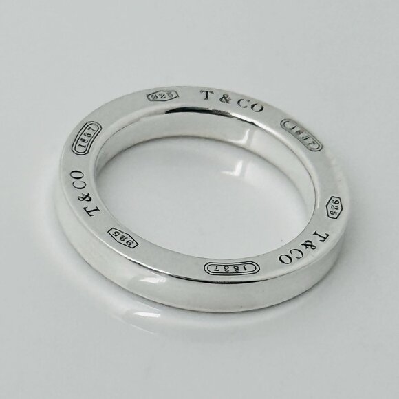 Tiffany 1837 Extra Small Round Circle Tag Pendant in Sterling Silver - Picture 5 of 7